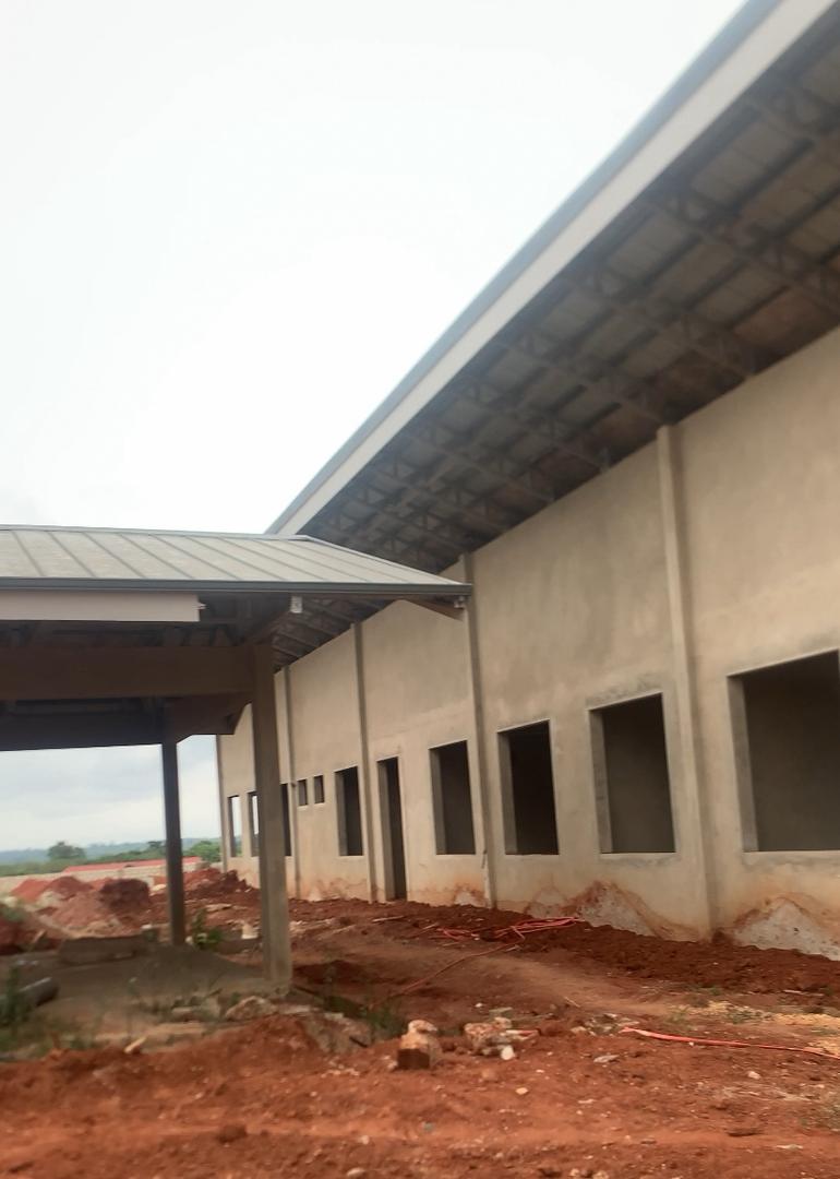 Ward block with walkway canopy
